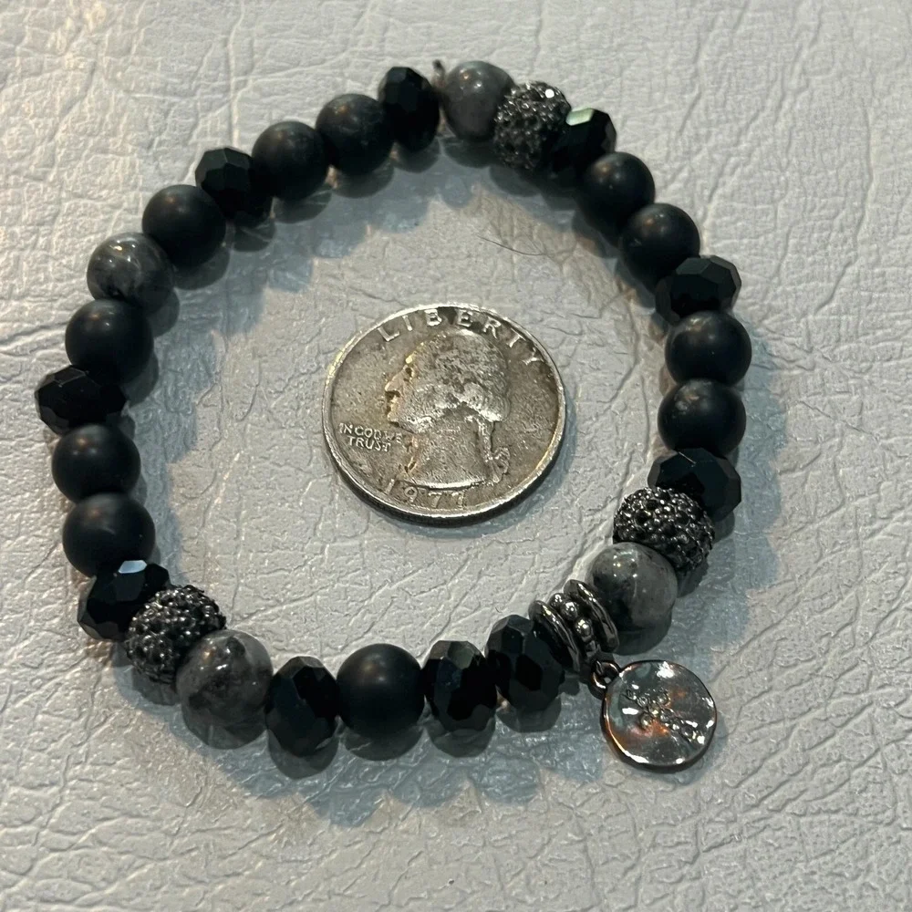 Black Beaded Stretch Bracelet Gray and Silver Tone‎ Accents Cross Bead